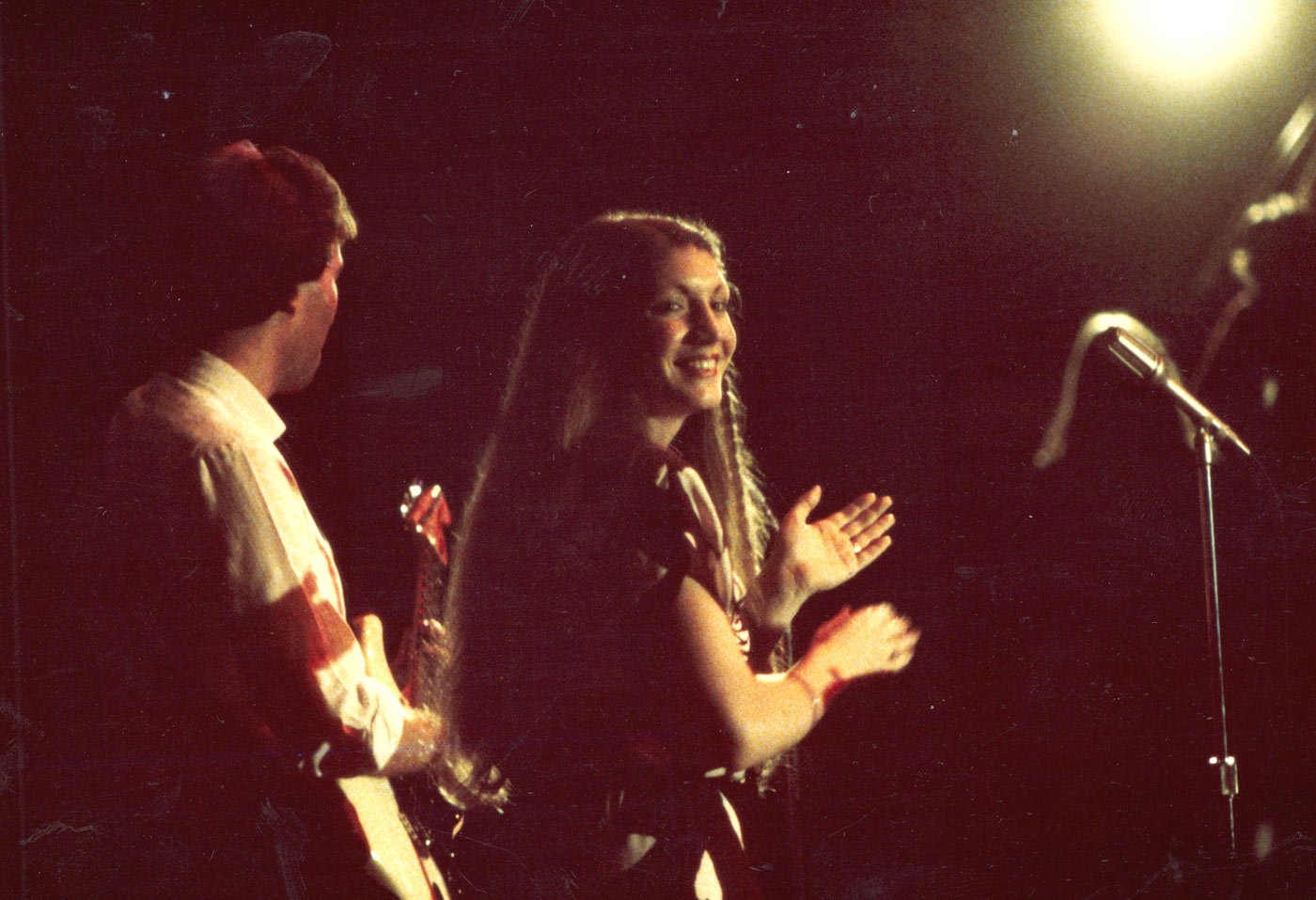 N8_Elaine-and-Bruce-in-Concert